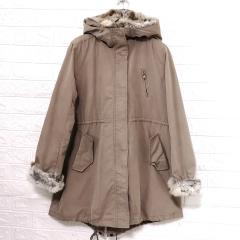 Bou Jeloud、38、コート