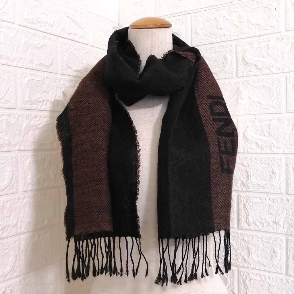 FENDI ロゴ入り 黒ウールマフラー FENDI（ハイブランド） ストール・マフラー・スカーフ サイズ表示なし