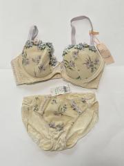 AMO'S STYLE by Triumph、E75、ブラ＆ショーツ