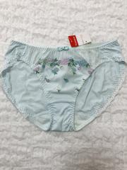 AMO'S STYLE by Triumph