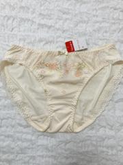 AMO'S STYLE by Triumph