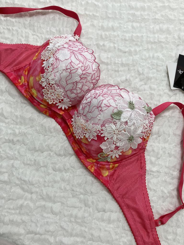 サルート　63G チリG65 M 新品タグ付き サルート 63G チリG65 M 新品タグ付き サルート 63G チリG65 M