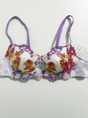 Wacoal Salute、B75、ブラジャー