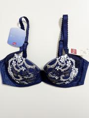 Wacoal wing、D65、ブラジャー