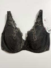Wacoal ALULA、D80～、ブラジャー