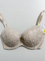 Wacoal LASEE、E70、ブラジャー