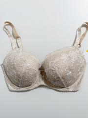 Wacoal LASEE、F70、ブラジャー