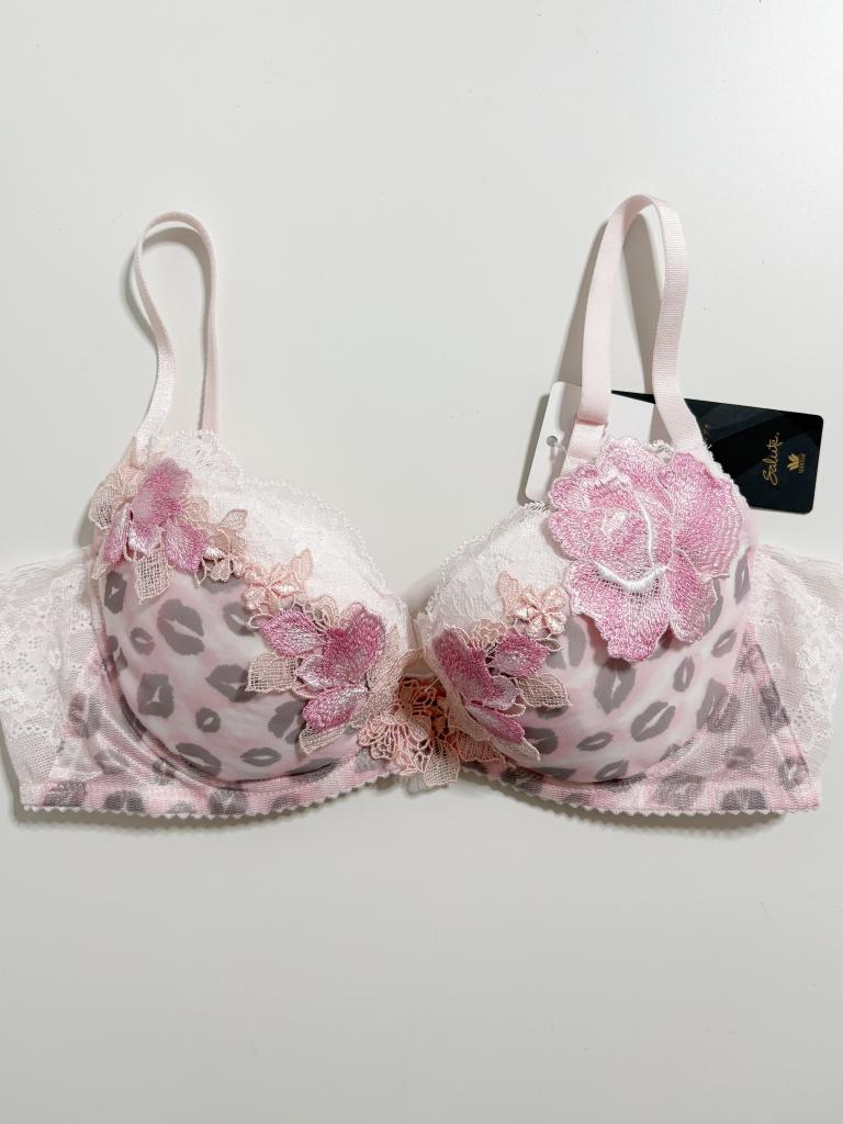 ★値下げ　Wacoal Salute　ブラジャー　C70 62G タグ付き新品 Wacoal Salute ブラジャー C70 Re&｜Wacoal Saluteのメンズの古着通販