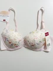 Wacoal wing、A75、ブラジャー