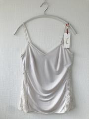 Triumph（80）、M（アンダーウェア）、ランジェリー