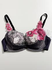 Wacoal Salute、E70、ブラジャー