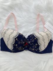 une nana cool、D75、ブラジャー