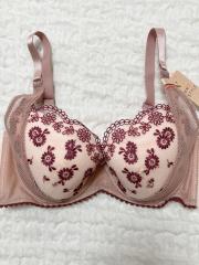 AMO'S STYLE by Triumph