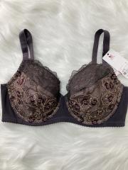 Wacoal ALULA、D75、ブラジャー