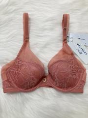 VALISERE by Triumph、D65、ブラジャー