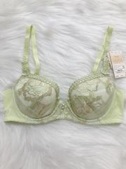 Wacoal Wing Lesiage、B65、ブラジャー