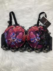 Wacoal Salute、F75、ブラジャー