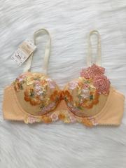 Wacoal Wing Lesiage、B65、ブラジャー