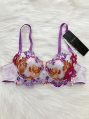 Wacoal Salute、B70、ブラジャー