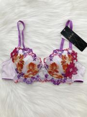 Wacoal Salute、C70、ブラジャー