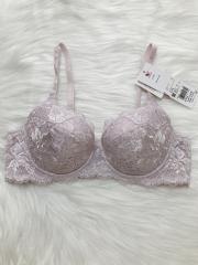 C75☆MILLESIA　ミレシア　入手難　フランス高級下着　黒　ブラ PEACH JOHN 【超脇高で谷間キープ。ずれないのに楽な着け心地