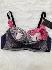 Wacoal Salute、E70、ブラジャー