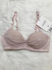 Wacoal LASEE、D65、ブラジャー