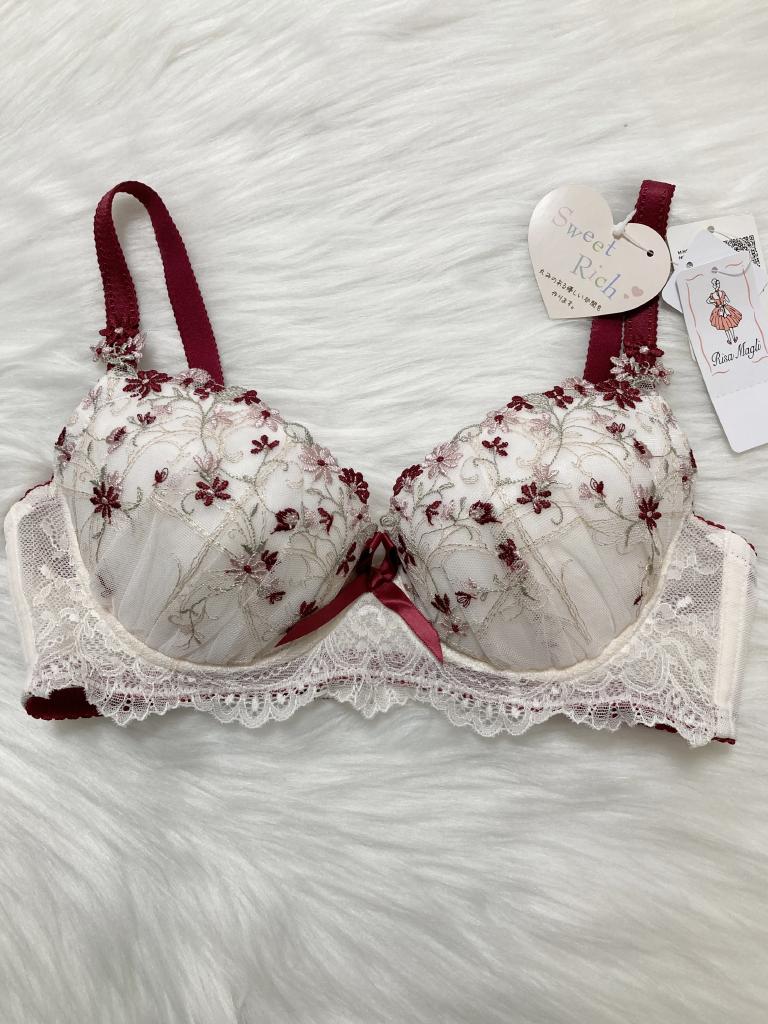 【17日までに着、専用、赤×白を４つ】 Risa Magli ブラジャー D65 Re&｜Risa Magliのレディース（婦人服）の