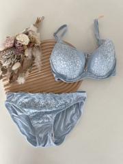 AMO'S STYLE by Triumph、C70、ブラ＆ショーツ