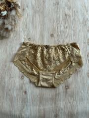 AMO'S STYLE by Triumph
