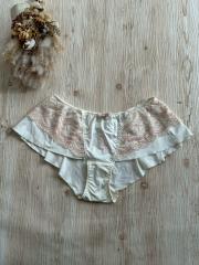 AMO'S STYLE by Triumph