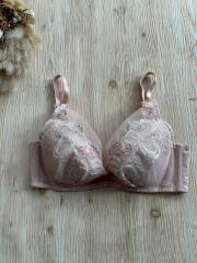 AMO'S STYLE by Triumph