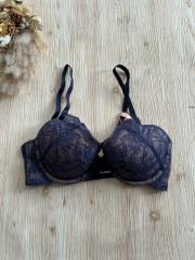 AMO'S STYLE by Triumph