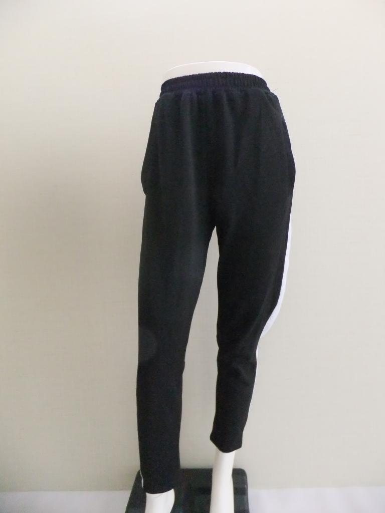専用品attitude LURKING CLASS ラーキングクラス パーカー キッズ プルオーバー