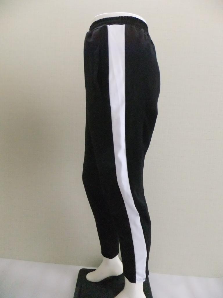 専用品attitude LURKING CLASS ラーキングクラス パーカー キッズ プルオーバー