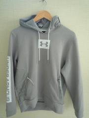 UNDER ARMOUR