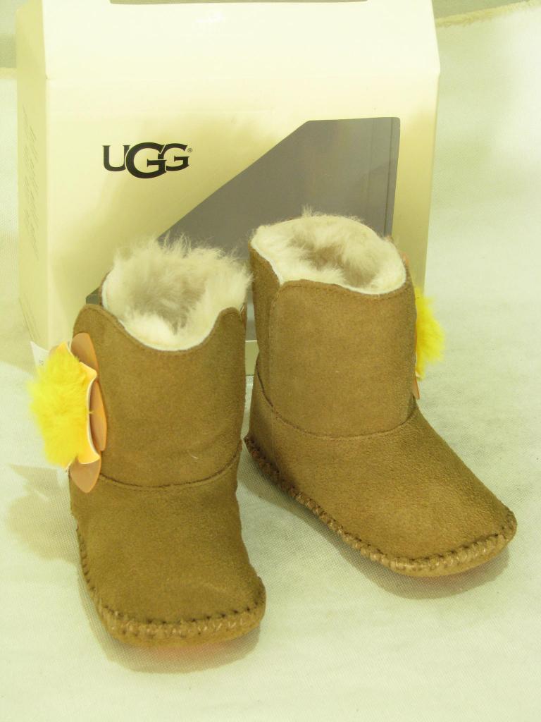 UGG ブーツ 11～13.5cm イエローパンダ｜UGGの子供服の古着通販